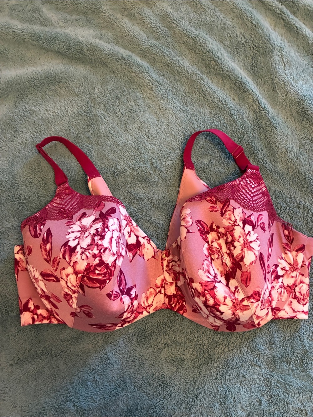 Lane Bryant Invisible Backsmoother Lightly Lined Balconette Bra
Lace detail!